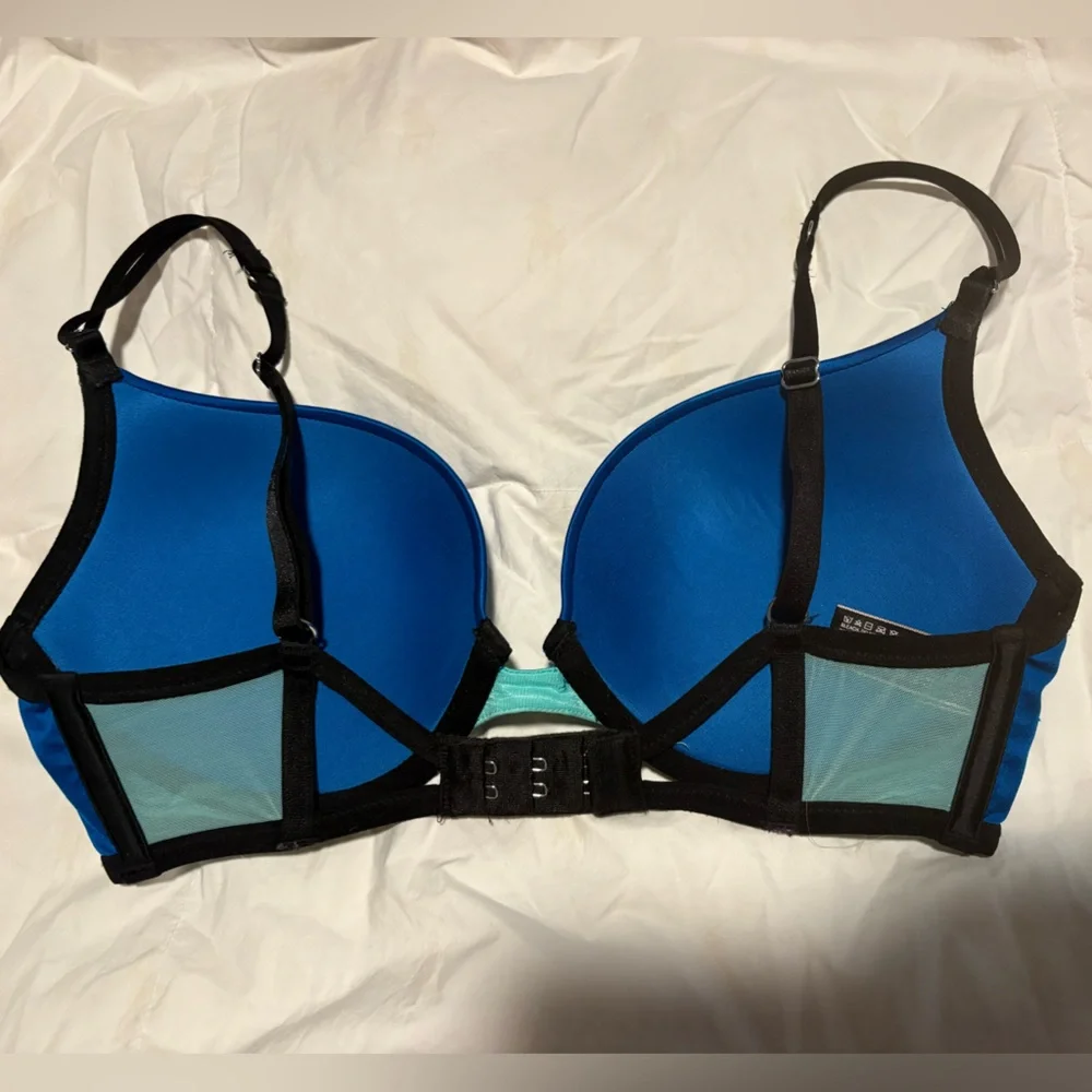 Victoria's Secret Blue and Aqua Bra and Panty Set - Picture 3 of 7